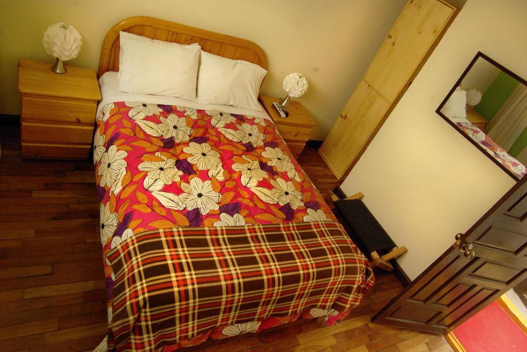 Mama Simona - Cusco Hostel Room photo
